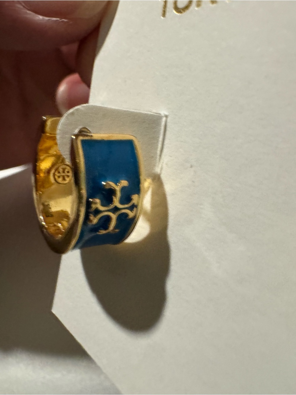 Tory Burch New Kira Color Logo Huggie Hoop Earrings - Picture 3 of 7